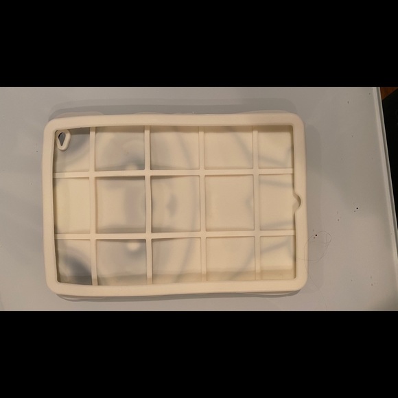 Pug iPad 4 case. - Picture 2 of 2